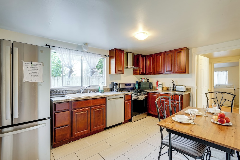 Oakland Group Retreat: Historic Home Near Downtown