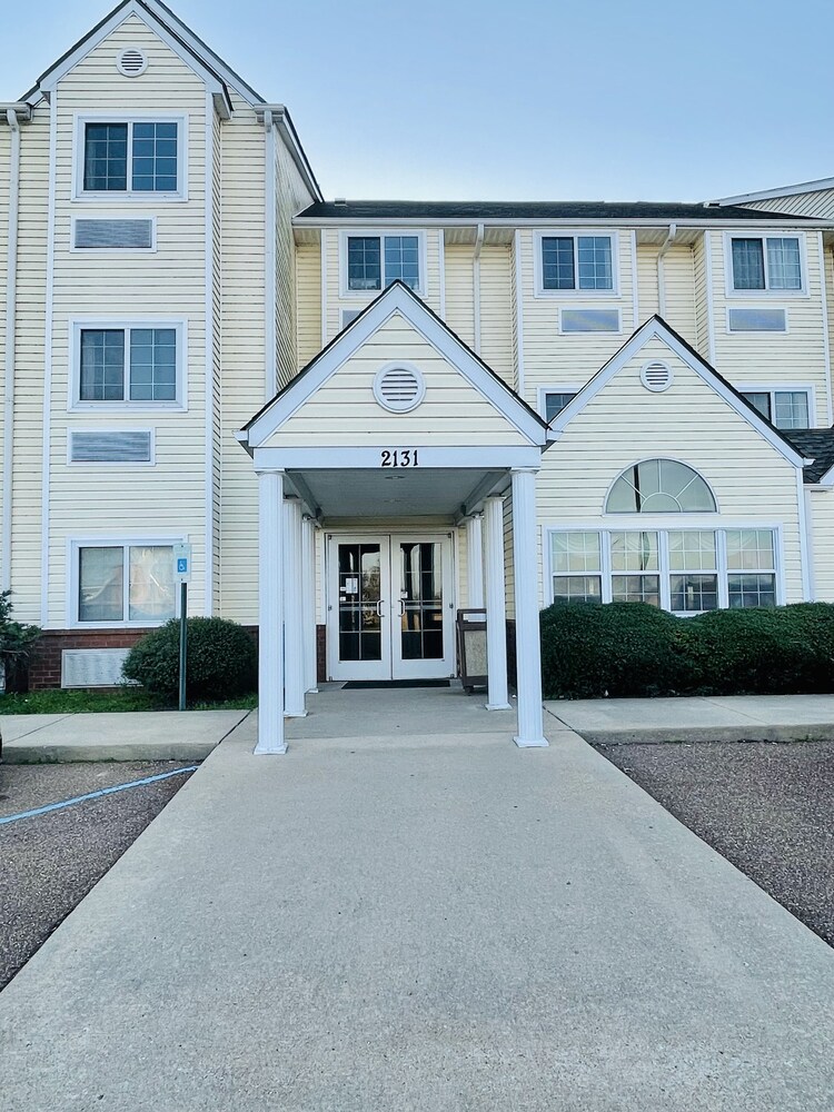Welcome Inn  Suites - Property Image 12