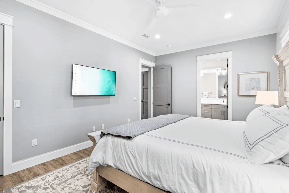 Cabana Blue by Avantstay Walk to Beach, Golf Cart+bikes Included Pool Access