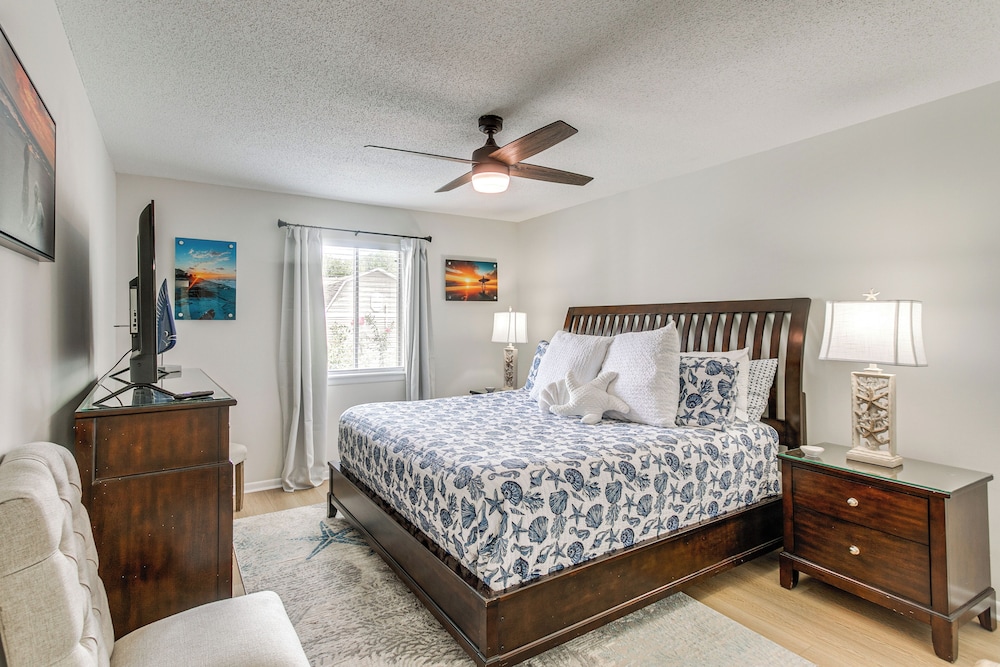 St Simons Island Vacations - Condo w/ Amazing Amenities: 1 Mi to Beach! - Property Image 4