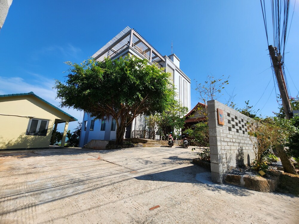 Sunny Shore Resort
