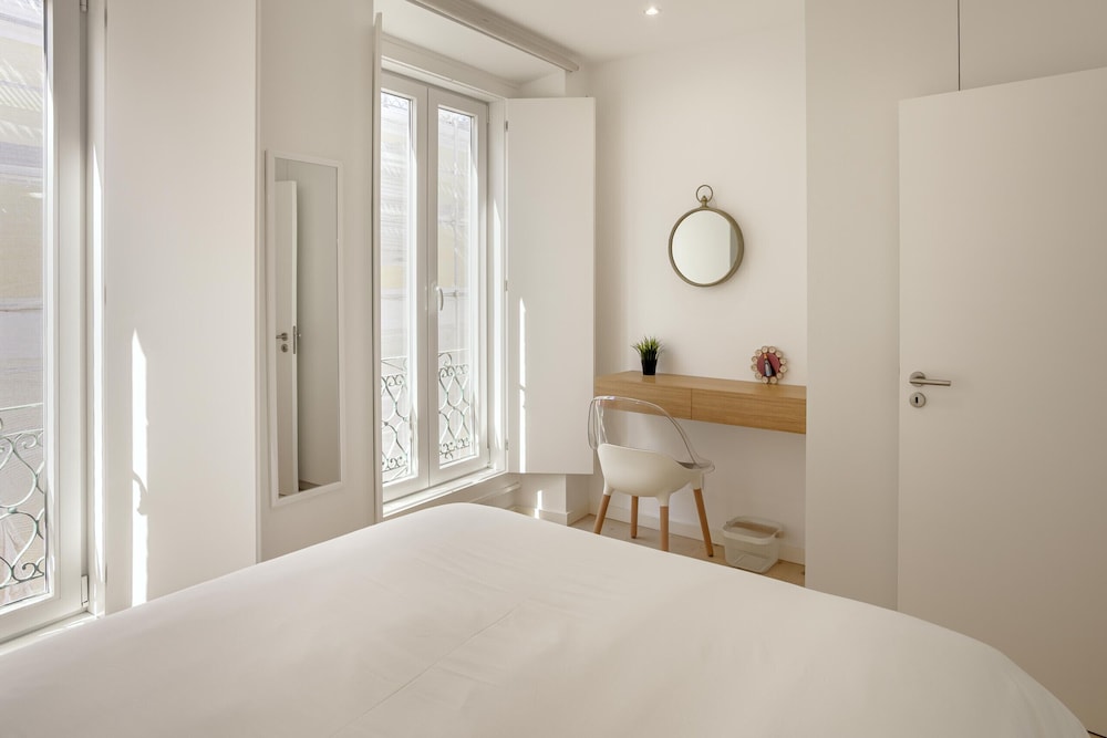 Downtown Modern Apartments With Balcony by Homing