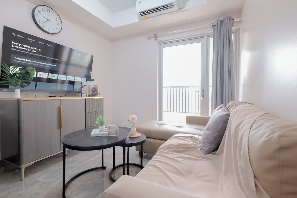 Prime Location 1Br At The Wave Kuningan Apartment