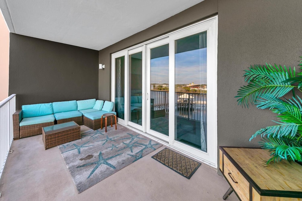 Laketown Wharf 317
