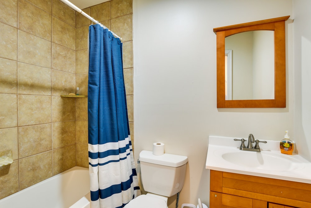 Quirky Baltimore Townhome ~ 2 Mi to Inner Harbor