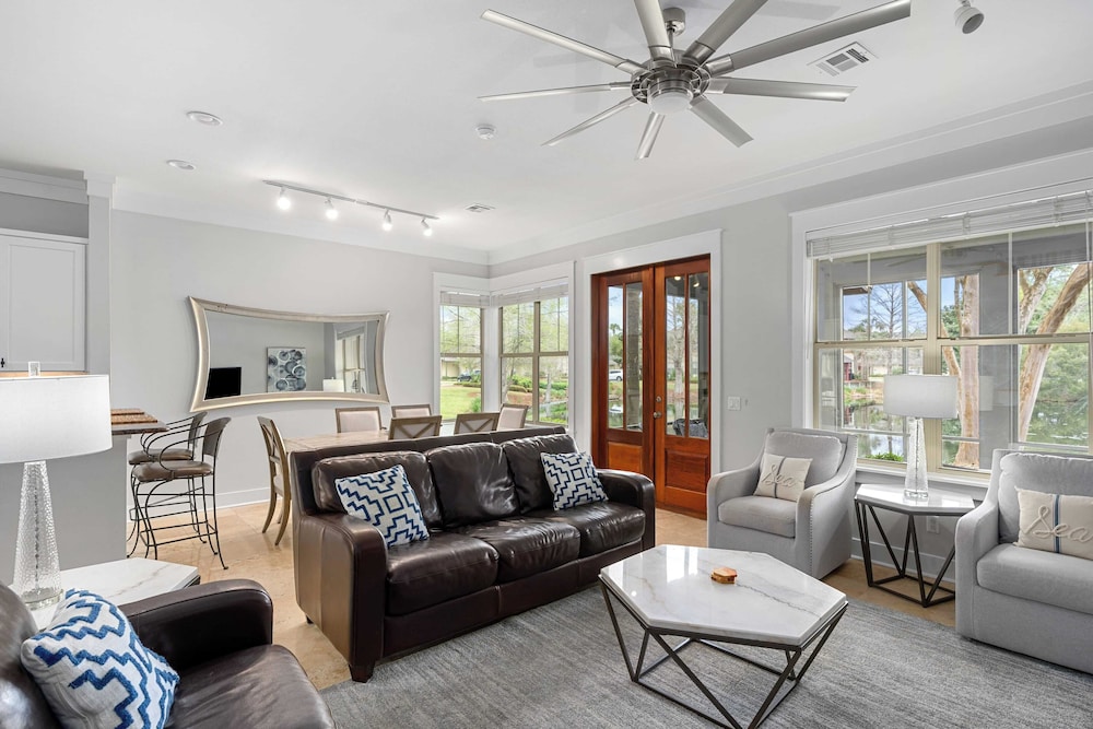 Serene Pondfront Stay w/ View, Pool Access, & Walk to Baytowne Wharf