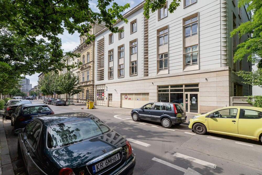 Apartment Lobzowska Cracow by Renters view 5