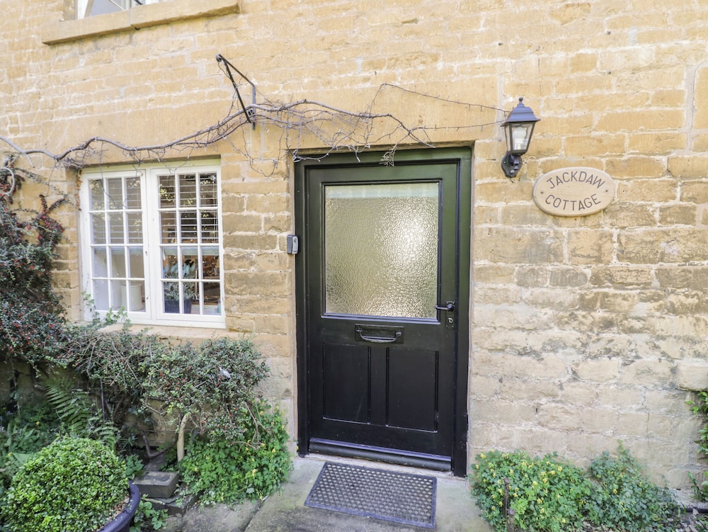 Jackdaw Cottage