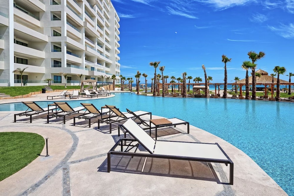 Luxury New Oceanfront Condo 5BR Sleeps 12
