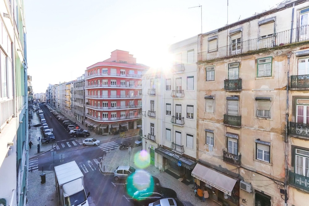 Almirante Balcony by Homing view 4