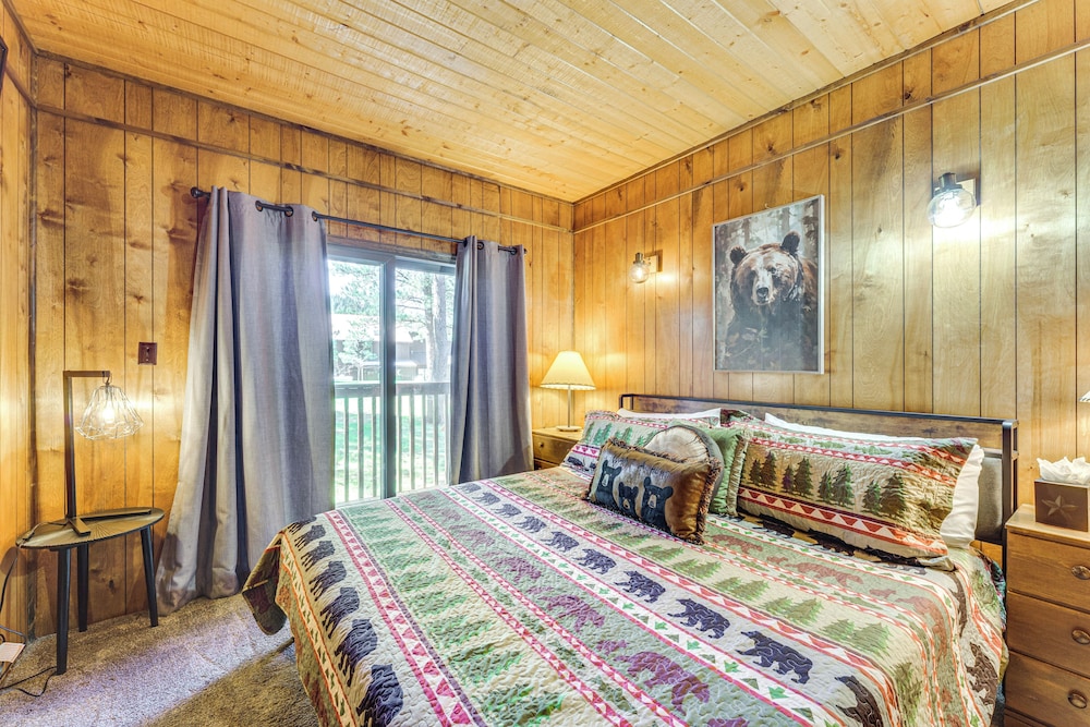 < 1/2 Mi to Angel Fire Resort: Dog-friendly Condo!