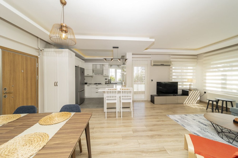 Delightful Flat With Shared Pool in Konyaalti view 3