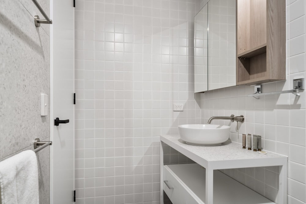 Chic Studio Stay Near Cafes and Coastline