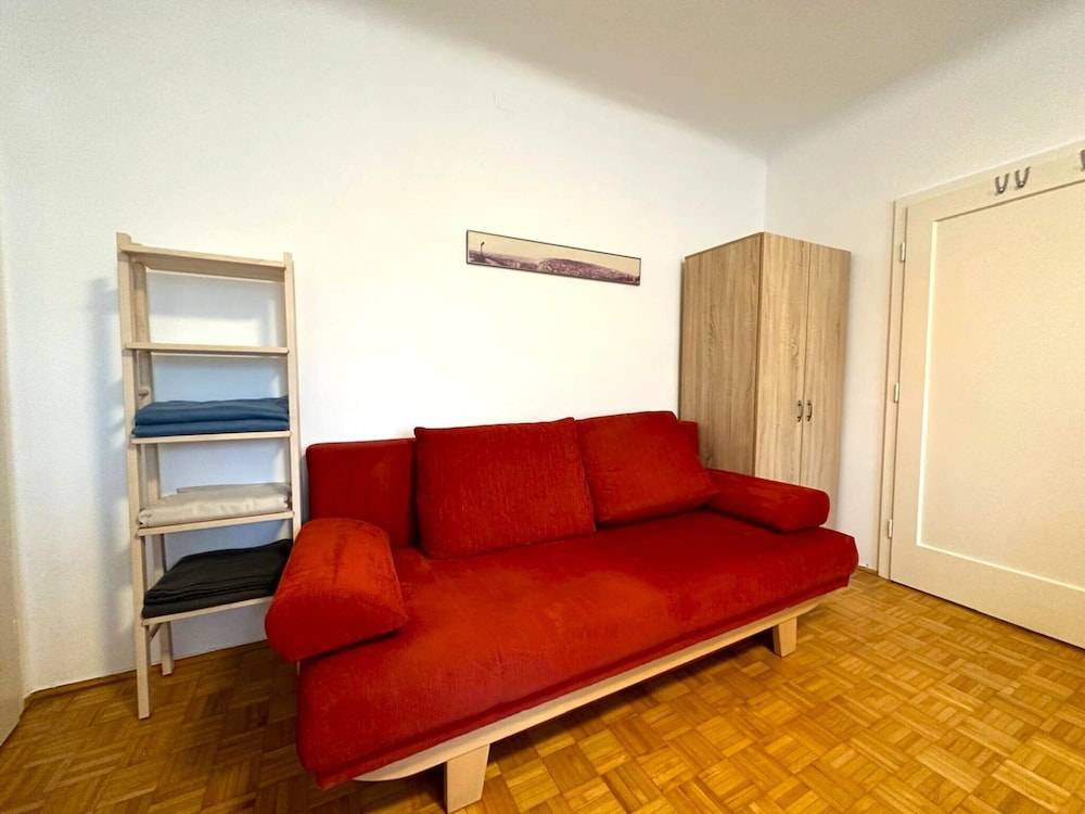 Apartment Near Schonbrunn Palace Vienna