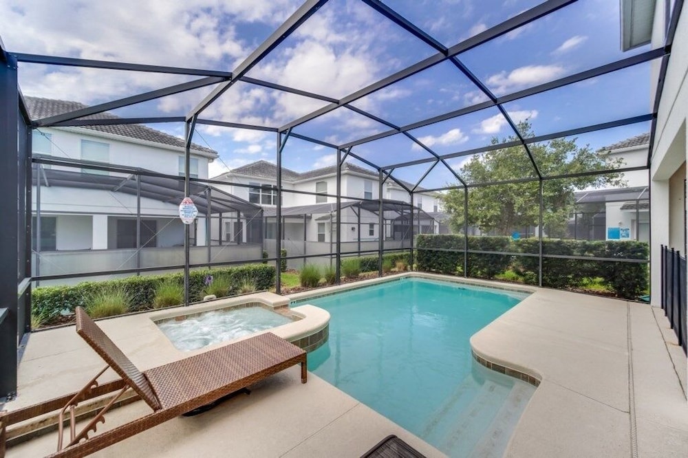 4710kings 6 Bedroom Villa by RedAwning