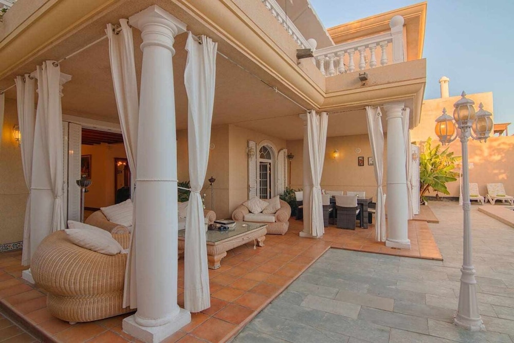 Bayside Concha House Beachfront Oasis With Heated Pool