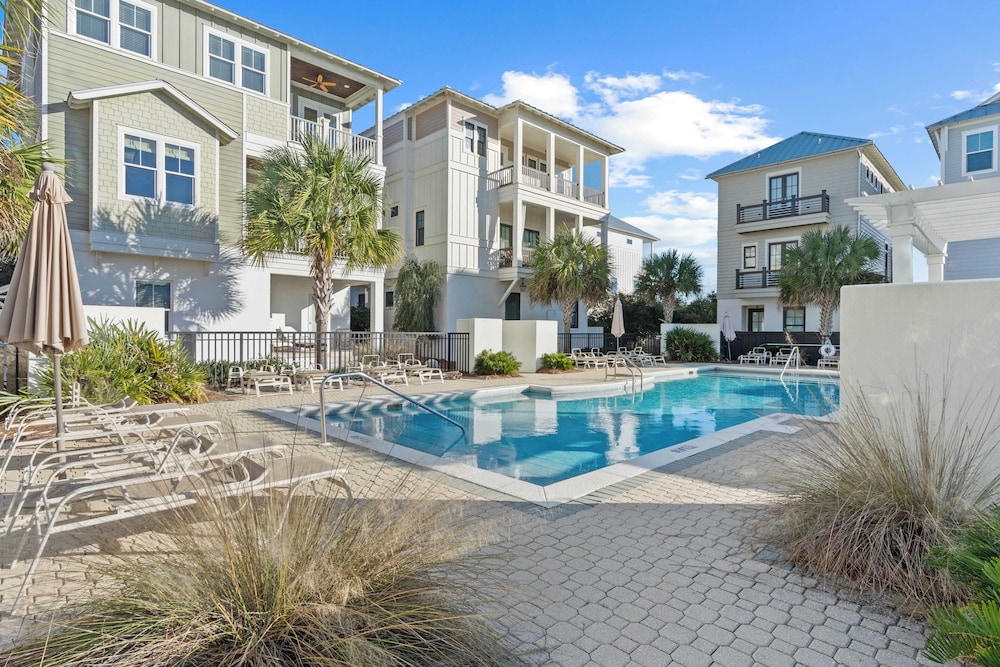 The Palmetto Blue by Avantstay Steps to Beach, Ocean Views