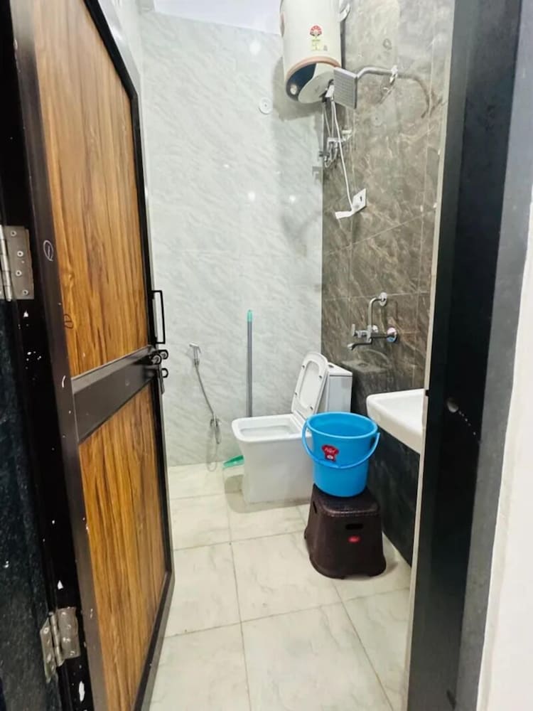 Fabhotel Shri Hari Singh Dham