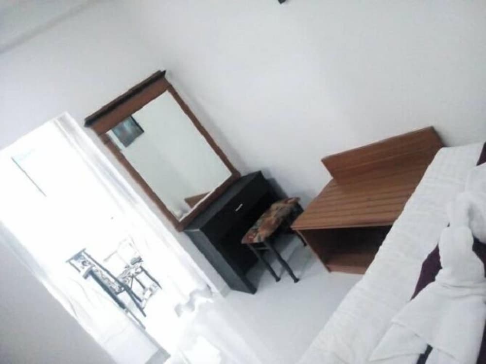 Paragon Hotel