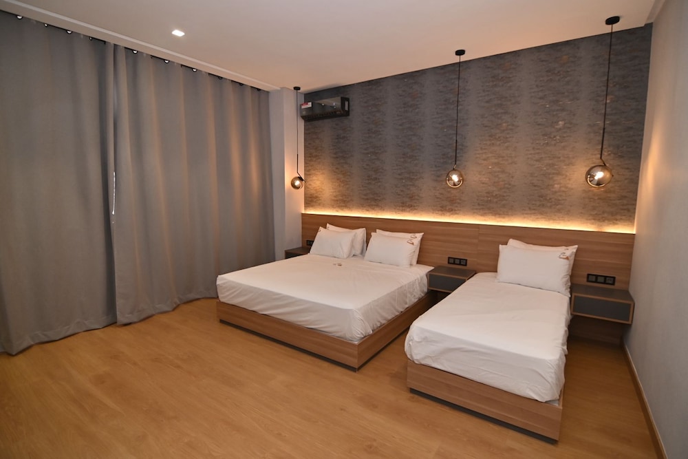 La villa luxury suites
