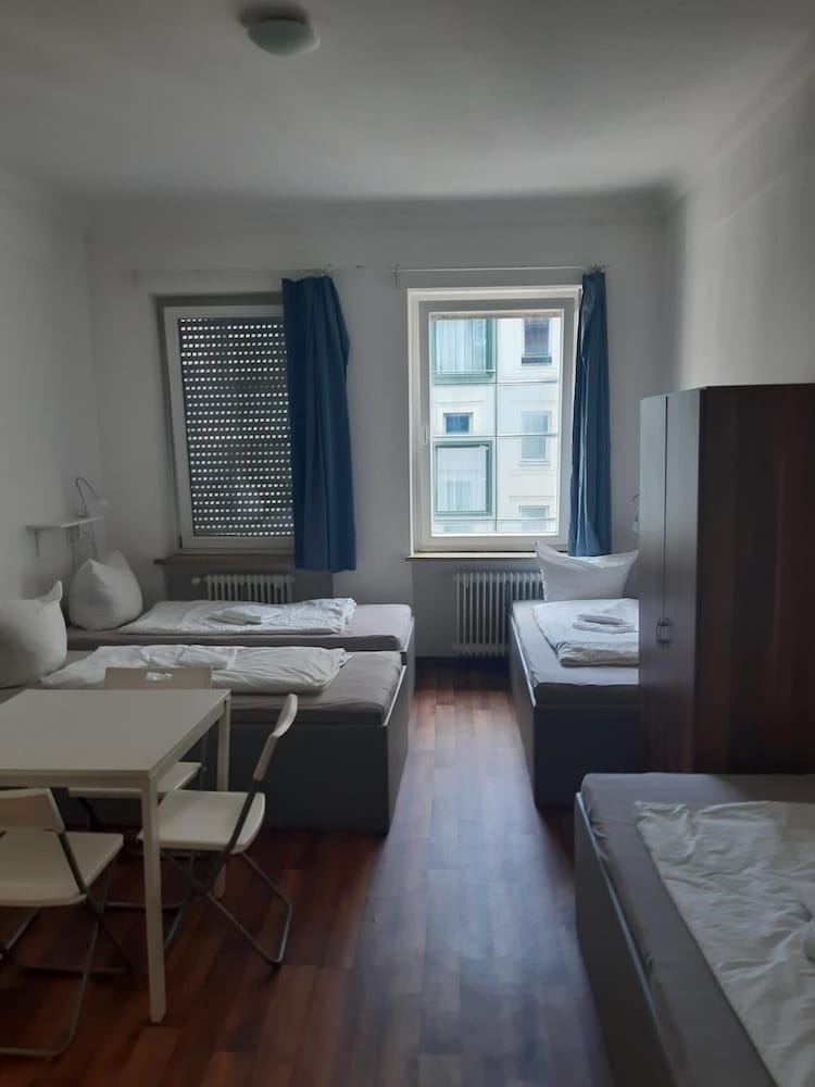 2-Rent Group Hostel Apartments SEN14
