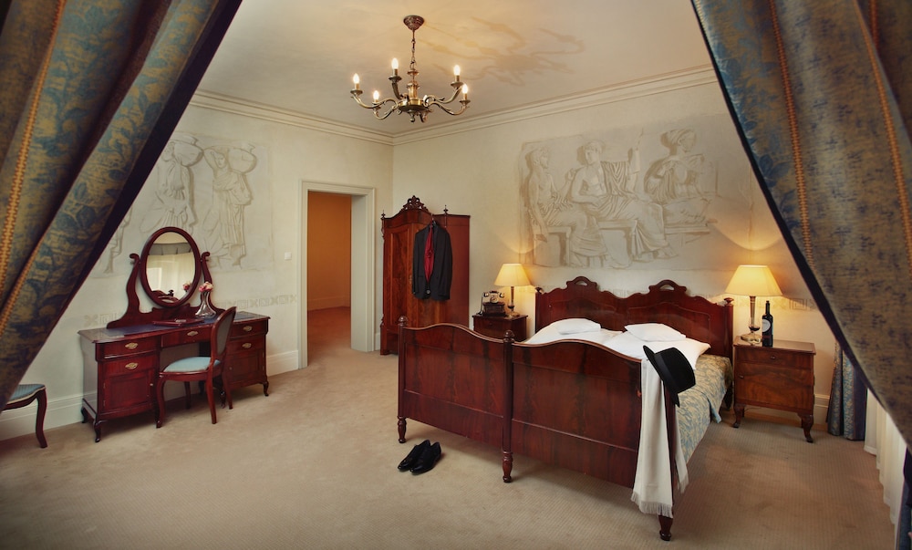 Palac Wojanow view 2