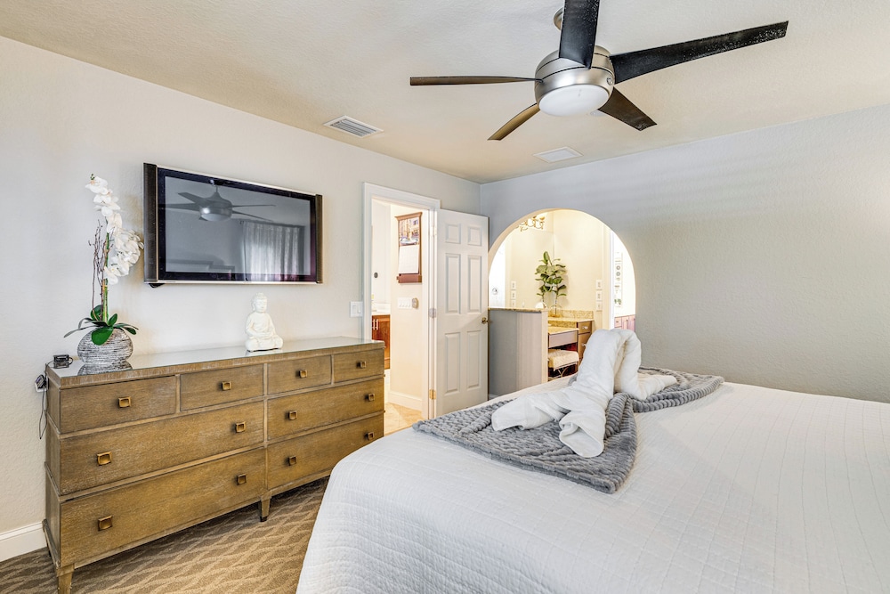 6 Mi to Beach: Family Oasis w/ Pool in Cape Coral