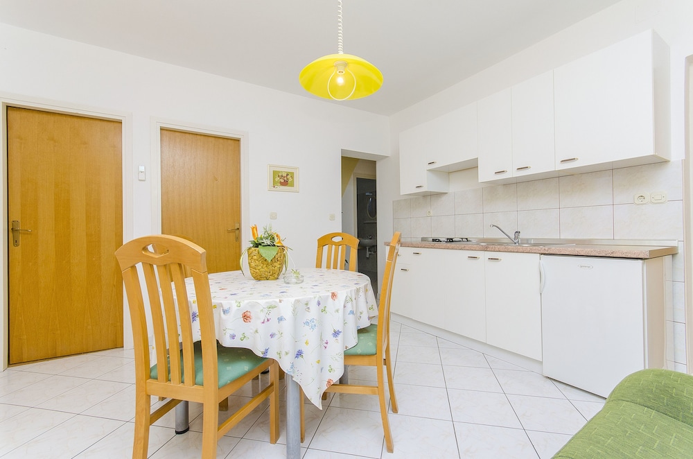 Apartments Biserka