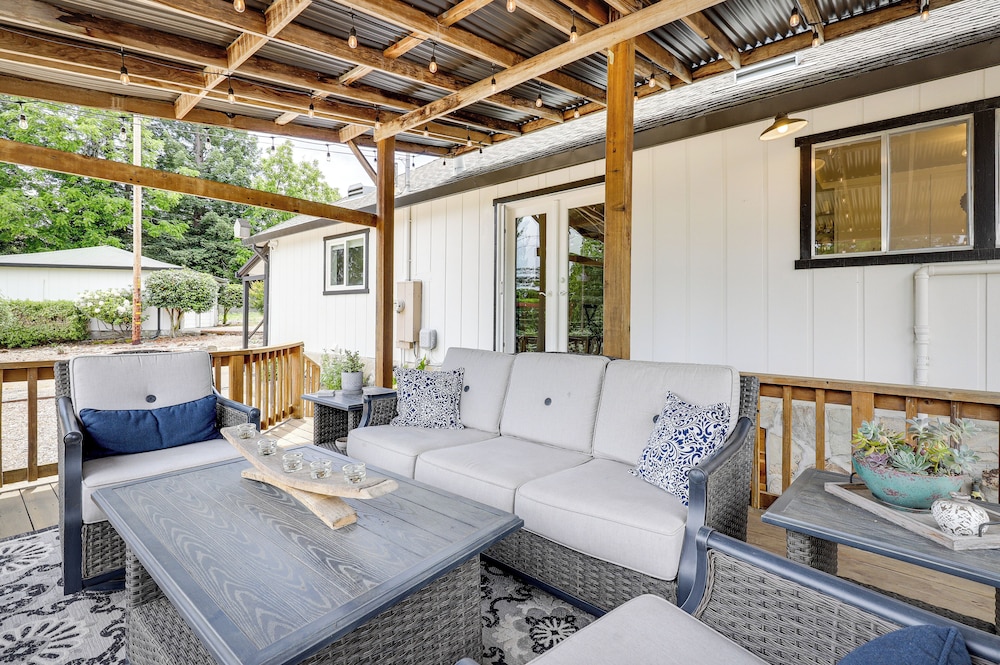 Sonoma County Vacation Rental w/ Vineyard Views!