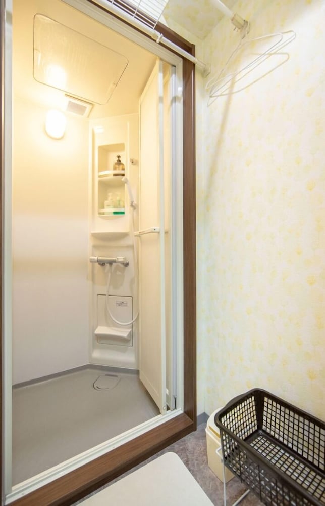 GUEST HOUSE B's Five II - Hostel