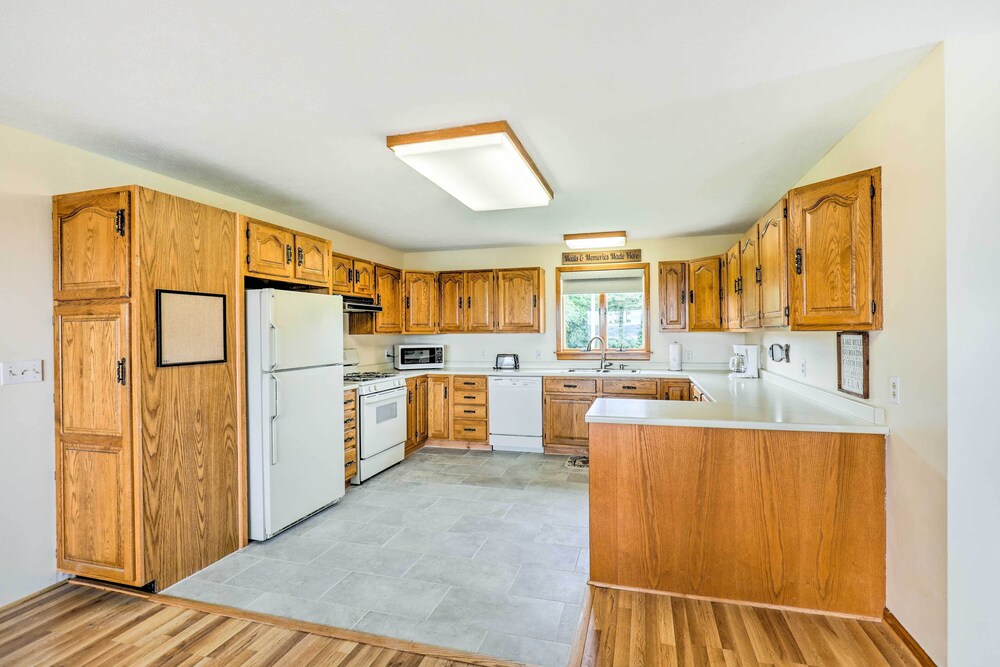 Ovid Home w/ Lake Views on Cayuga Wine Trail! view 4