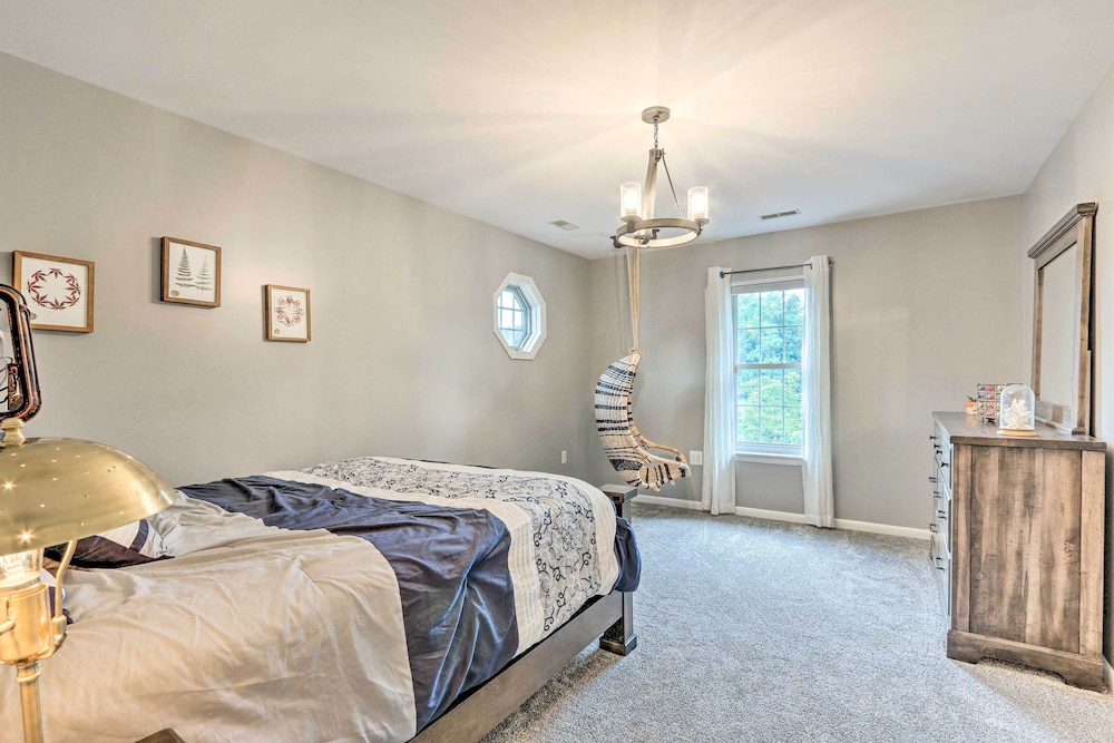 Charles Town Home w/ Private Pool Hot Tub - Property Image 29