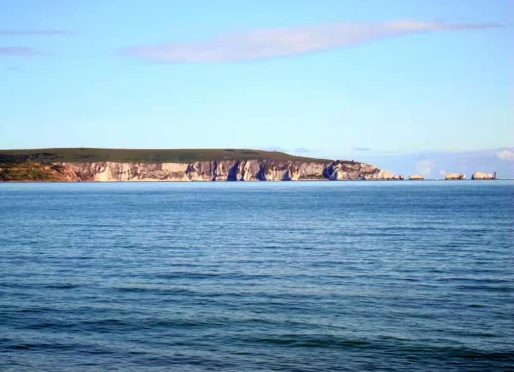 3 Bedroom-house -3mins to Beach- Petsok
