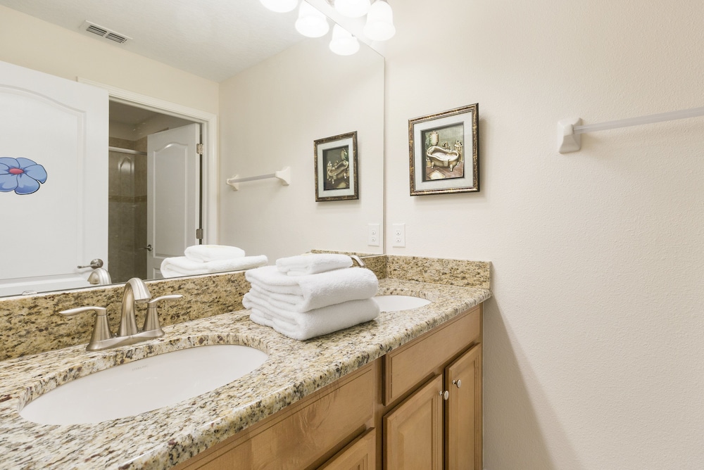 Paradise Palms 8963 D view 4