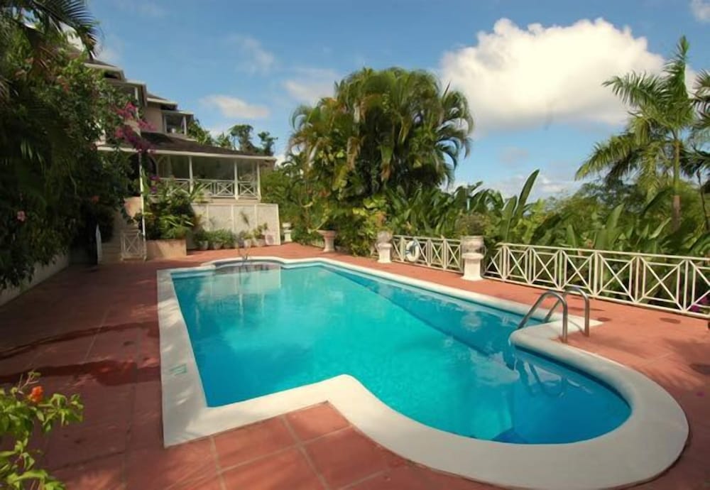 Stoneaway, 6BR by Jamaican Treasures