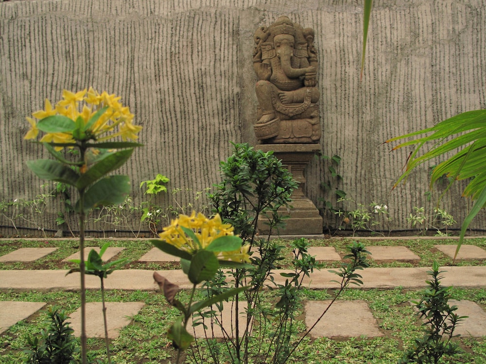 Yoki's Bungalows