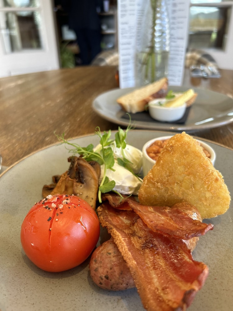 Elveden Inn