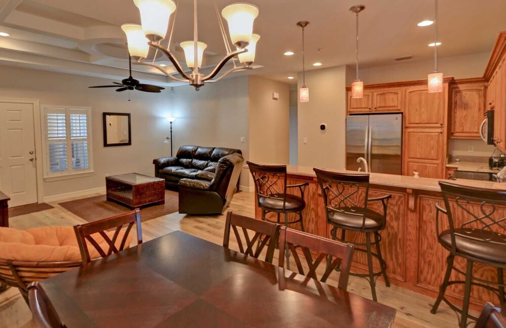 Sea Glass 11 3 Bedroom Condo by RedAwning view 4