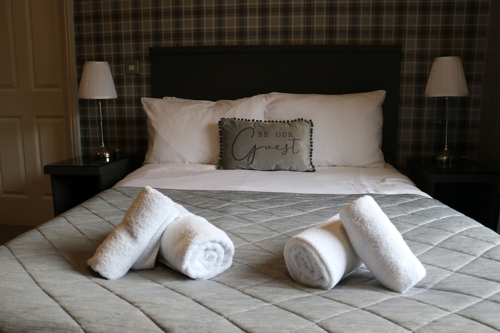 Norfolk Arms Hotel