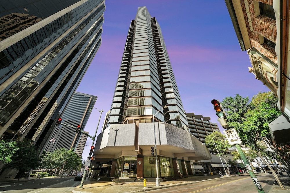 Chic Dt Honolulu Executive Condo 1 Bedroom Condo