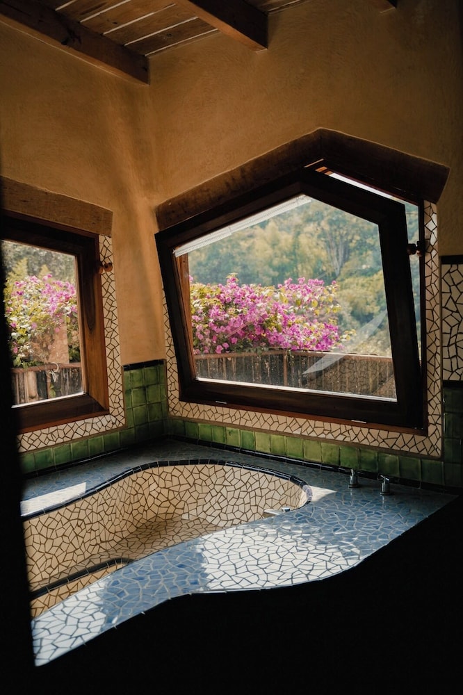 EL EQUIMITE HOTEL BOUTIQUE