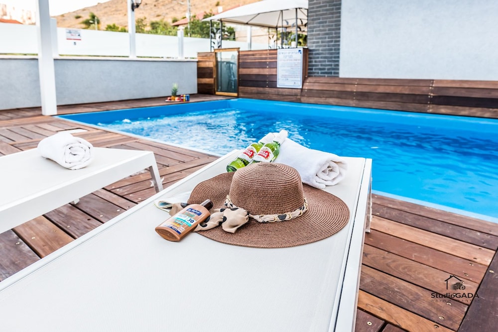 Country Suites with Jaccuzzi & Pool