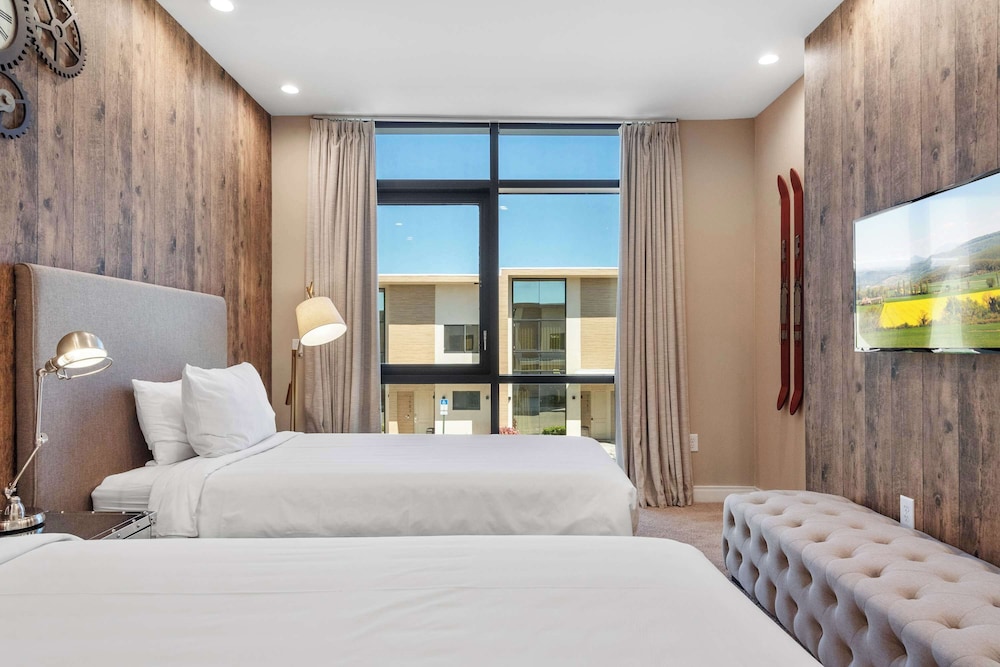Chic Disney Villa Stunning Patio, Resort Amenities & Minutes From Parks