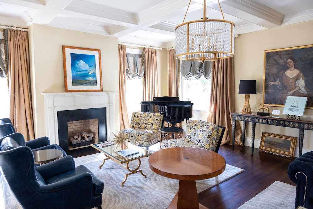 Inn at Willow Grove