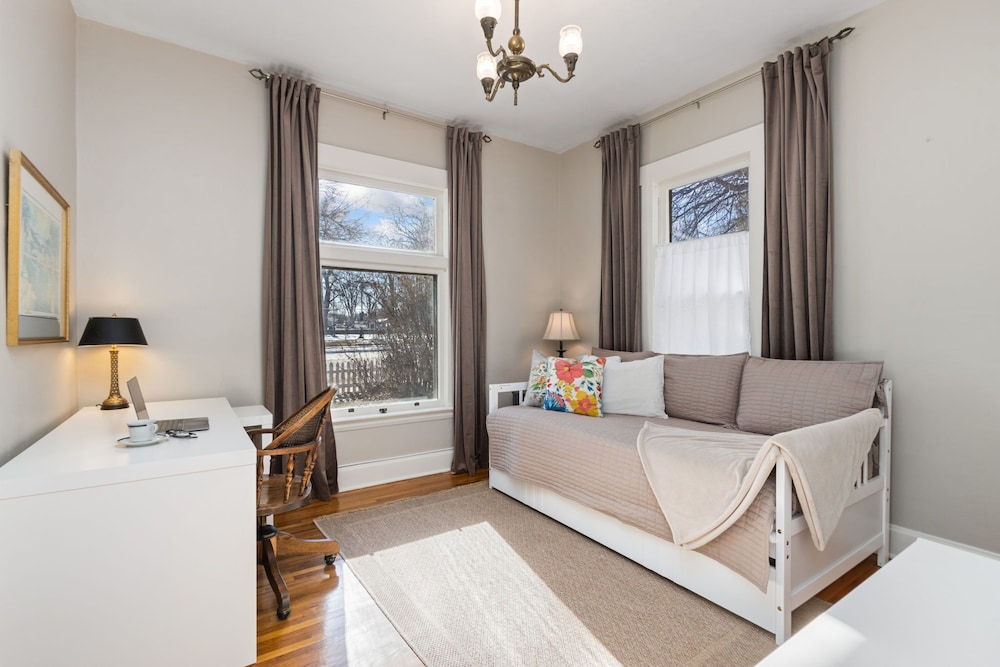 City Park Charm - Vintage Home w/ Modern Comforts
