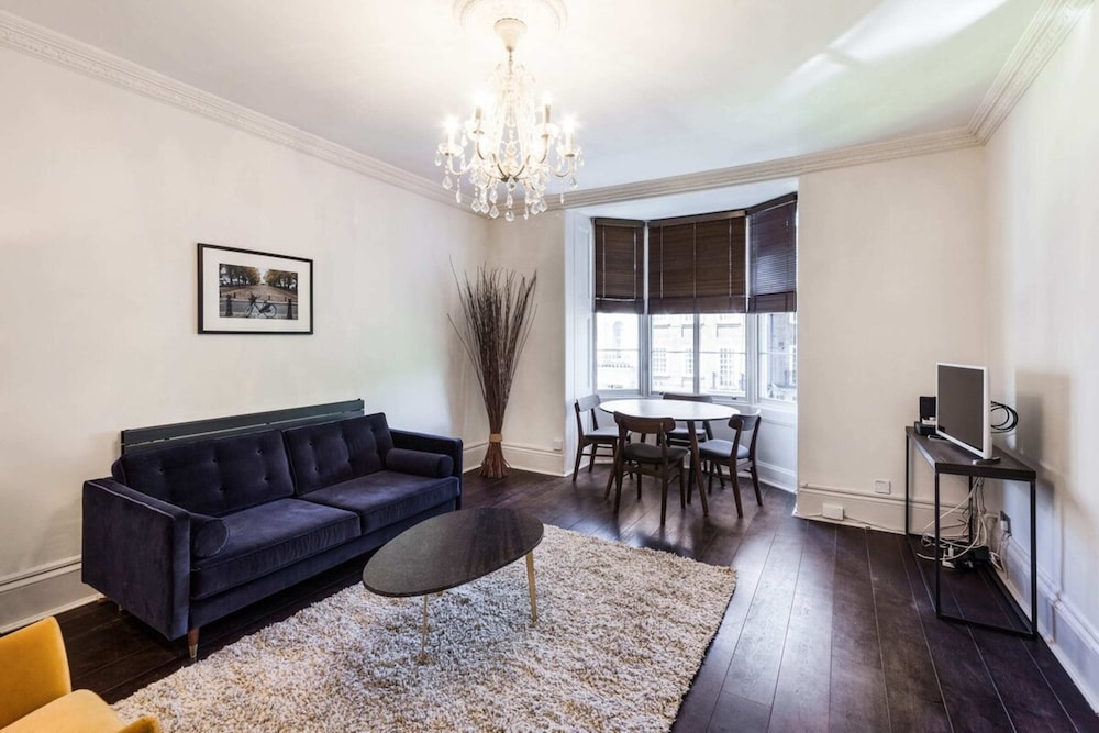 Elegant, Airy 2 Bedroom Flat in Paddington