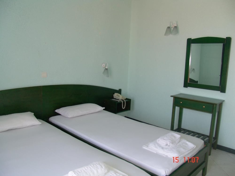Nikos Apartments