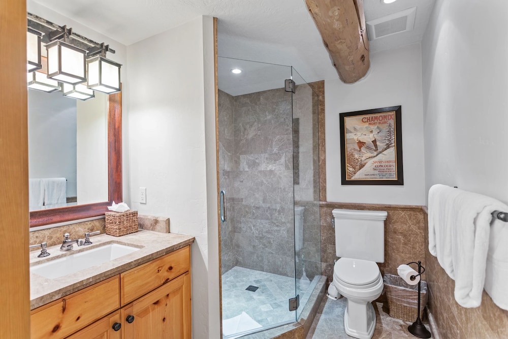 Pine Inn at Trail's End Lodge - Three Bedroom Residence with Spa #2 3 Condo