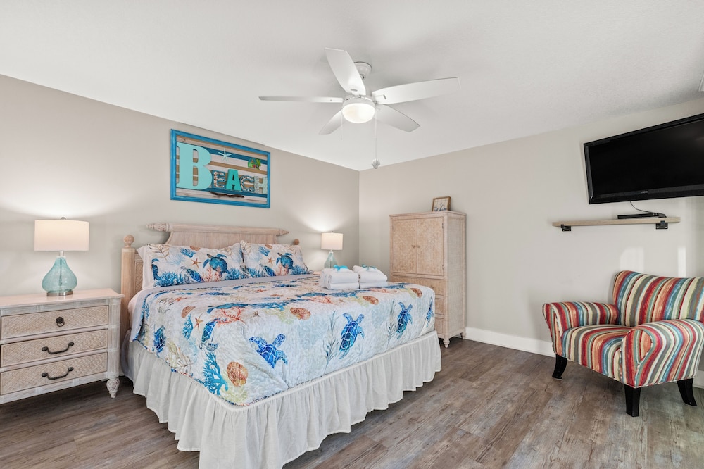 Watercrest Waves! Beachfront 2br/2ba Condo, Sleeps 8, Stunning Gulf Views!
