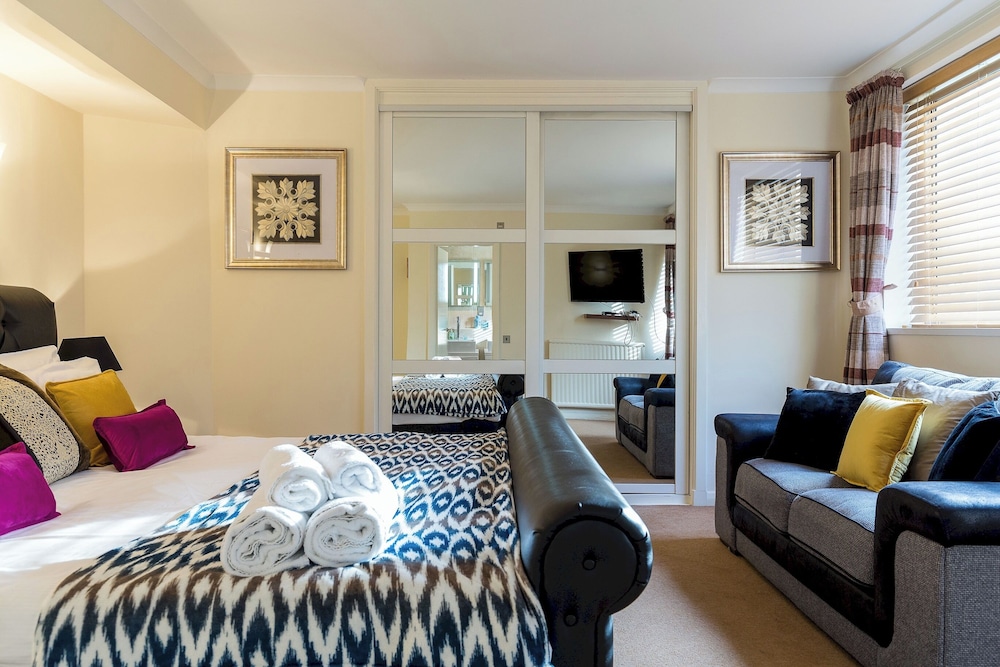 Luxury Villa 6 Bedrooms Next to Marble Arch